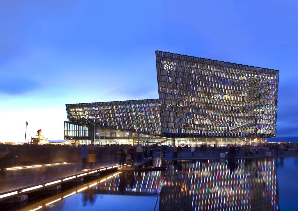 About Harpa Harpa is one of Reykjavík s greatest and distinguished landmarks. The venue offers the best facilities for concerts and conferences in Northern Europe.