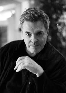 EXCELLENCE IN CINEMA AWARDS AMOS GITAI: Beauty, Power and the Right to Question It all began in 1973. An Israeli army helicopter flying over Golan Heights was shot down by a Syrian missile.