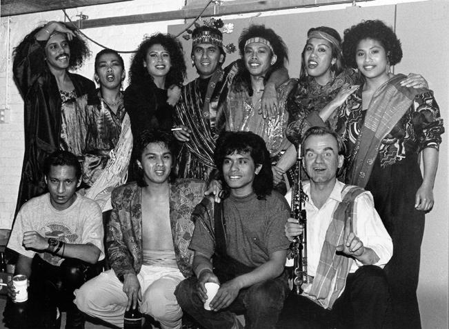 music of the moluccan communities in the netherlands 291 Image 12.1 Moluccan Moods Orchestra, with author sitting at the bottom right (photo courtesy of the author).