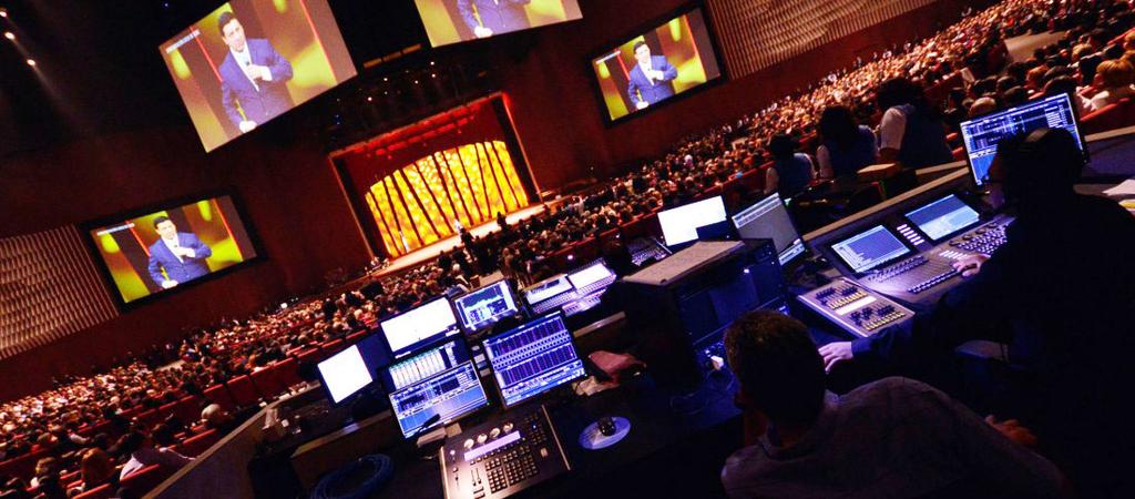Christian Church Casa de Dios (House of God) Transmitting the Christian message with the latest technology Christian Church Casa de Dios (House of God) is the largest and fastest growing house of