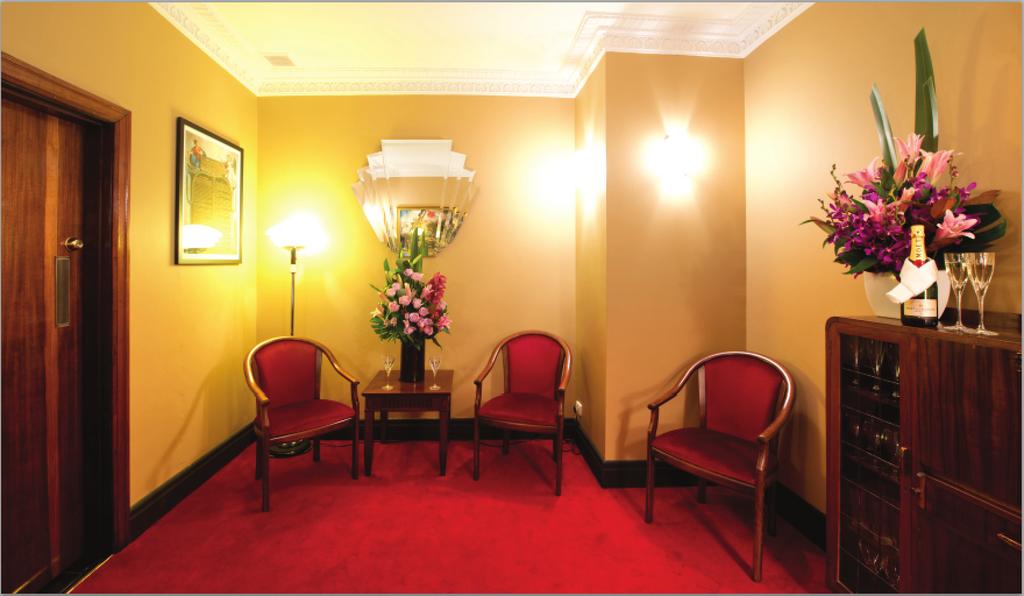 Smaller events or upgrade for that special touch Melba Foyer: capacities Stylish Grand Foyer overlooked by Dame Nellie Melba Portrait Canape
