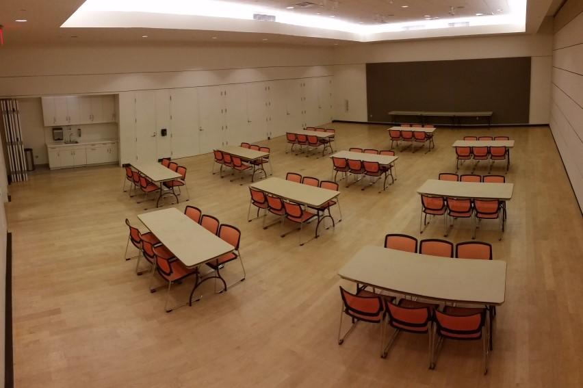 MULTIPURPOSE ROOM A Capacity: 75 seated 13 13 RECTANGLE 5 ROUND 75 SETUP A High ceilings, recessed lighting, and wood flooring makes this room perfect
