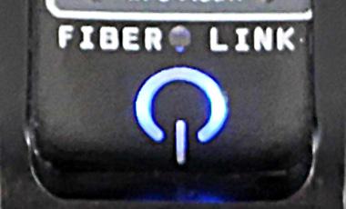 Instruction Manual, SilverBack-III Family FEATURES & OPERATION 4 Fiber Link Light: Finally, we have the Fiber Link light, which clearly indicates when a strong fiber-optic communications link has