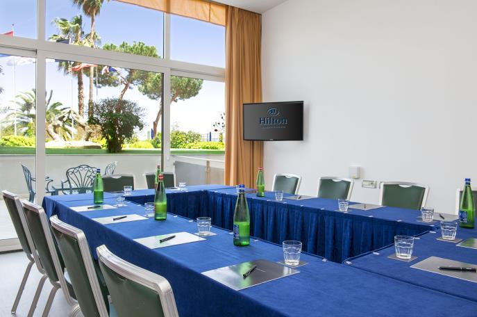 Features including in the room rental are: 1 Video projector 5000 Ansi Lumen Full HD Screen 3x2 Converted