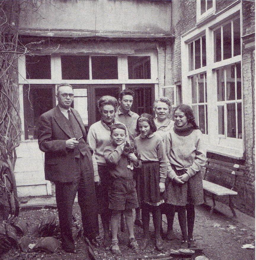 The Witkam family, and Ms. Bakker, who saved my life from holiness, in the garden of Rapenburg 21, Leiden. Situation of ca.