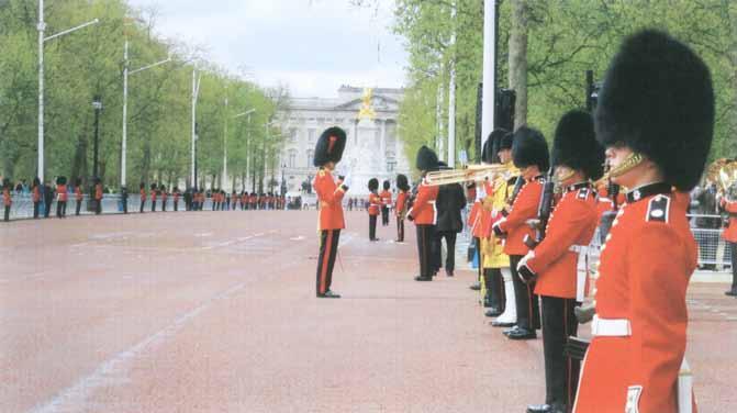 Marching in Massed Band Mode The Coldstream Guards Band in four-across espacement exit