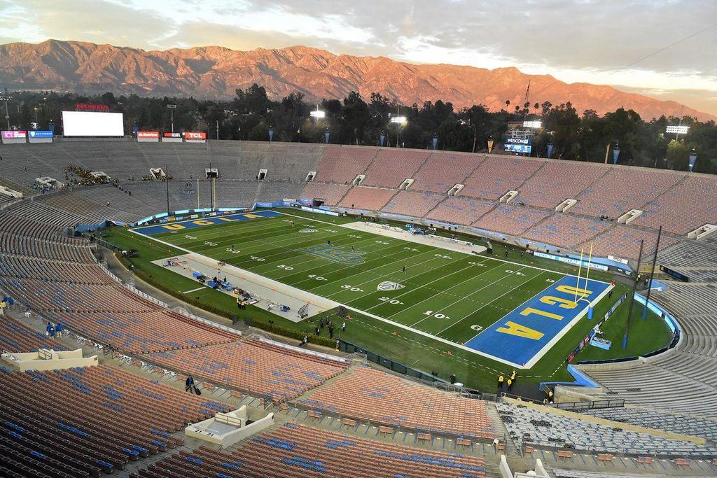 The stadium is most famous for being the site of the annual Rose Bowl Game every New Year s Day with more than 90,000 spectators enjoying the football game, and a nation-wide telecast.