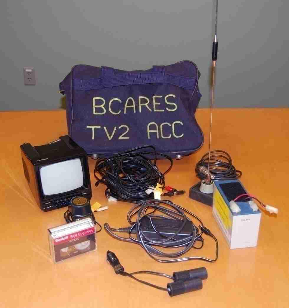 BCARES D-11 ATV accessory bag Accessories: extra power supply power splitter and extra cable video /audio extension cable