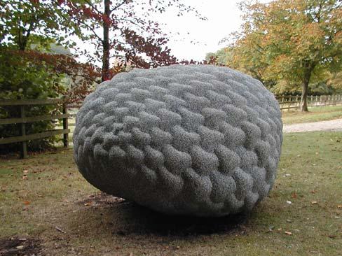 In many of his works Peter Randall-Page investigates the structures of organic growth and the patterns that occur in living nature.