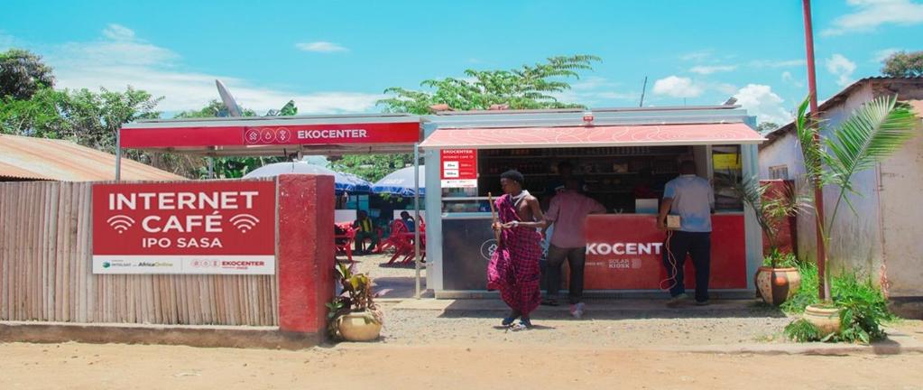 21 Intelsat & The Coca-Cola Company s EKOCENTER : Creative Solution to Connect Remote Communities in Africa Overview: Launched a 4 month, 15 EKOCENTER kiosk connectivity pilot across Rwanda,