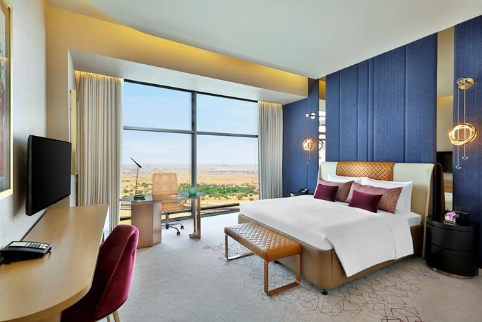 A DOOR TO THE ULTIMATE HOSPITALITY EXPERIENCE Directly linked to Mall of Qatar, AlRayyan Hotel Doha, the first Curio