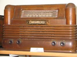 10 Philco 42-350 Tabletop AM-FM- AM works, but FM is now wrong frequency.