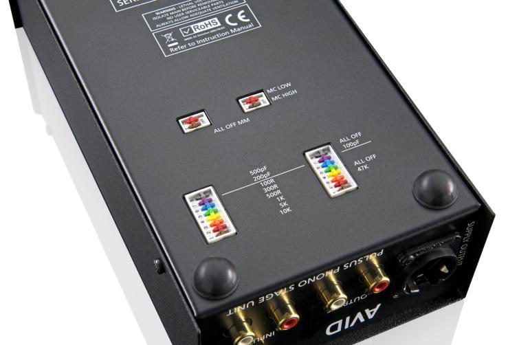 Controls and Connections PHONO UNDERSIDE Controls GAIN LEVEL (MM MC (low) MC (high) RESISTANCE (100R-300R-500R-1K-5K-10K-47K) CAPACITANCE (100pF-200pF-500pF) REAR PANEL Connections and Controls PHONO