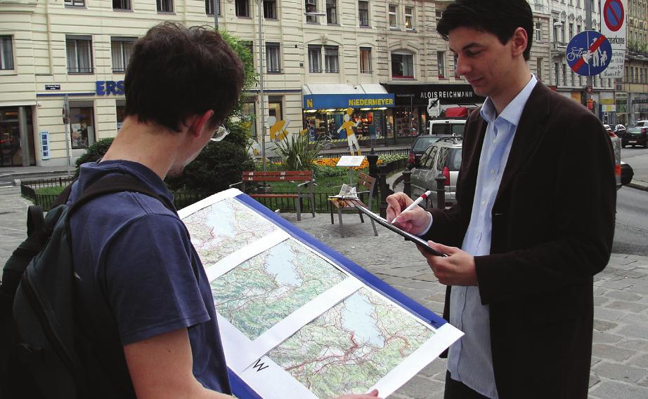 Variables of Aesthetics in Maps 129 Fig. 11. 5. Map presentation to pedestrians In a second run the 101 interviewees were chosen randomly from pedestrians in Vienna, Austria.