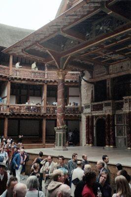 Elizabethan Theater The theater at this time was entirely outdoors Wealthier people could pay more to sit in the balcony, while the