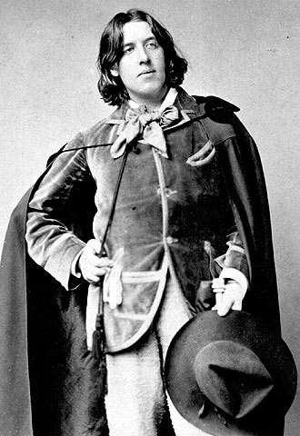 States in 1882. Upon arriving at customs, Wilde made his now-famous statement: "I have nothing to declare except my genius." On tour, he dressed in a characteristically flamboyant style.
