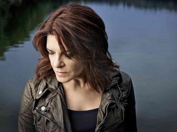 Rosanne Cash Testifies Before Congress In Defense Of Artists Rights Published in American Songwriter Written by Songwriter U June 24th, 2014 at 12:38 pm Rosanne Cash will testify before the House