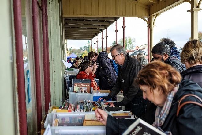 Executive Summary Clunes Booktown is an annual red letter event that attracts audiences of around 18,000 predominantly tertiary educated professionals, with disposable income, from Melbourne,