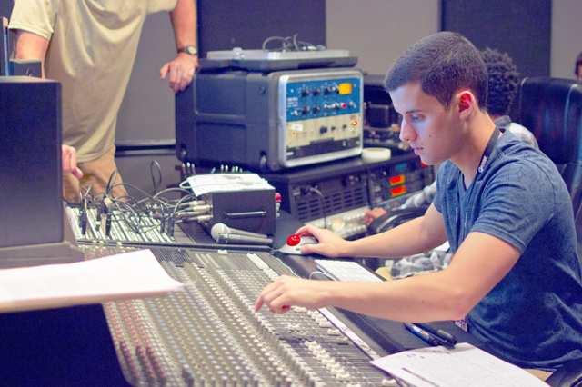 Starting Out Most people explore a career in Recording Arts Industry for the same reason: a love of music and fascination with sound, which brings them to the decision to learn more.