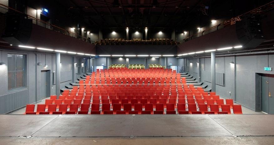 Magasinet hosts more than 150 events annually, such as film festivals, stand-up comedy, revue theatre and many more.