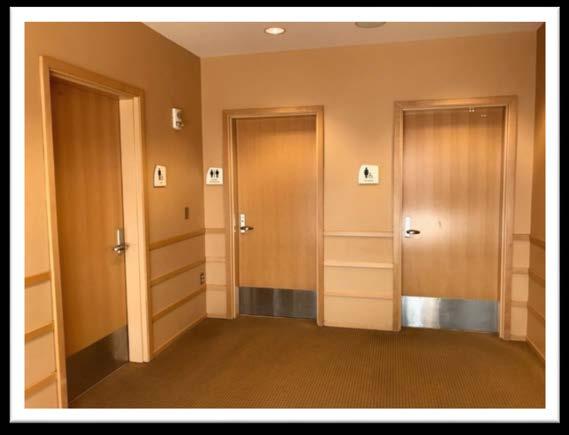 Restrooms If I need to use the restroom both a Men s and Women s restroom are located on both sides of the lobby.