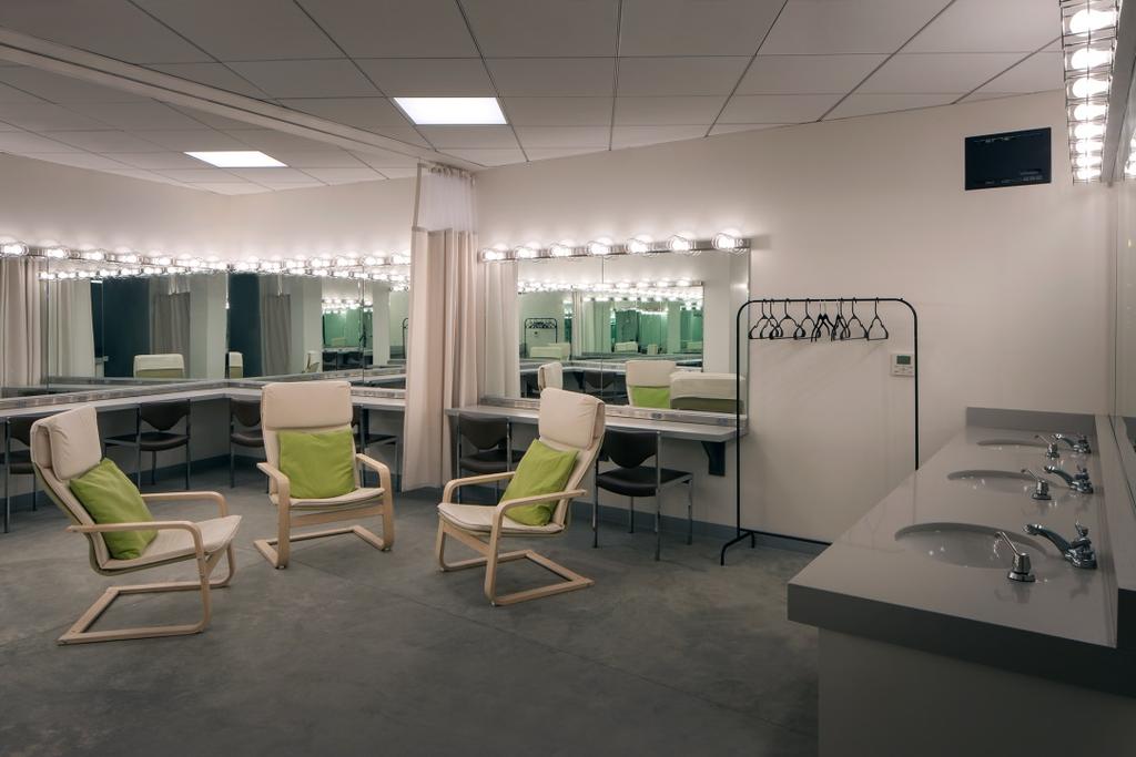 DRESSING ROOMS & GREENROOM The Ford Theatres lower level offers spacious areas with modern