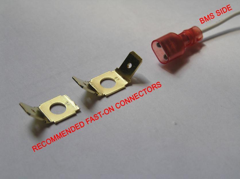 At supplied cables for cells connection there are female FAST-ON connectors pre-mounted.