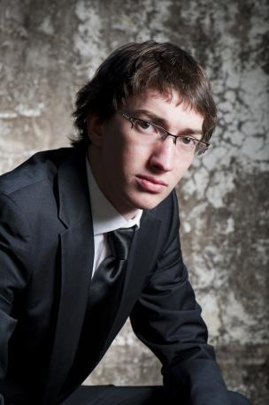 The Conductor Nathan Aspinall From 2012 to 2013 Nathan held the position of Young Conductor with the Queensland Symphony Orchestra.