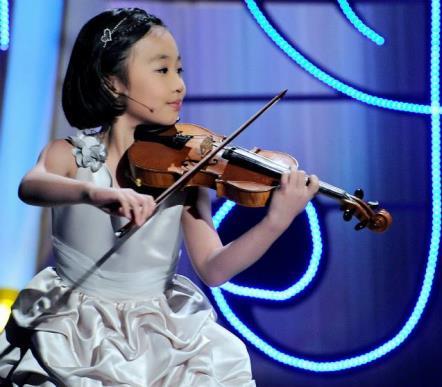 In Dec 2013, Kaelyn won third prize (Violin Junior Category for children 12 years old and below) at the 2013 National Piano - Violin Competition organised by the National Arts Council, Singapore.