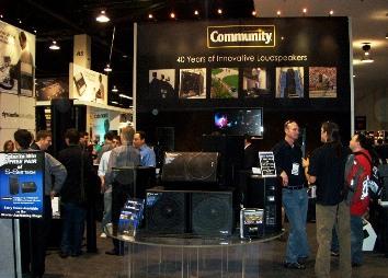 Product demonstrations of the popular S Series, VLF212 cardioid sub array and