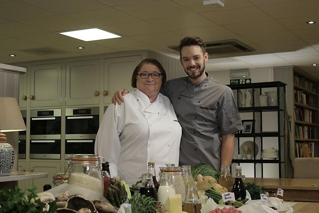 SERIES OVERVIEW In the 20 x 60 series, ebullient top chef Rosemary Shrager and chef, food writer and TV personality John Whaite are running a one week residential cookery school.