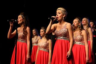 Choir (Course 150) (Freshmen ladies only) OnStage (Show
