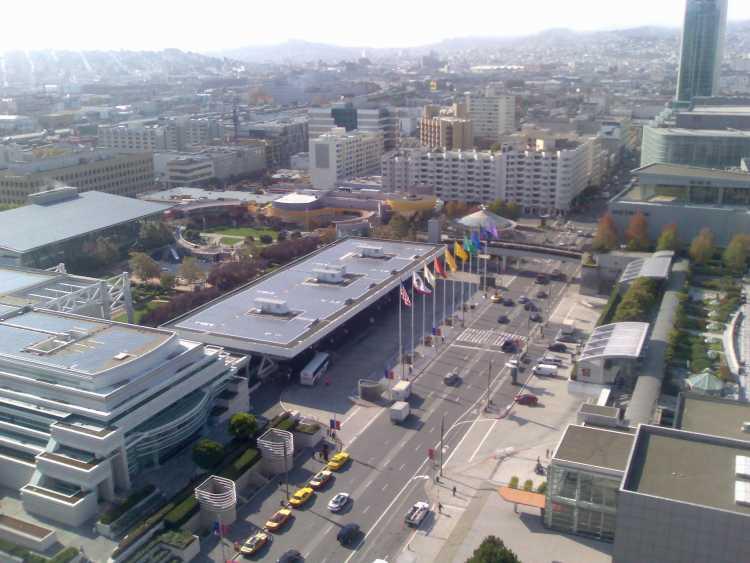 IN CLOSE PROXIMITY The YBCA Theater is ideally located in proximity to the always active and currently expanding Moscone Convention Center.
