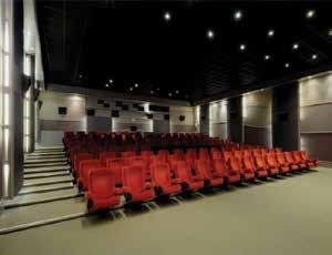 Together with the adjacent hospitality area for pre or post screening events, it is a perfect venue for previews, conferences and presentations or private and corporate events.