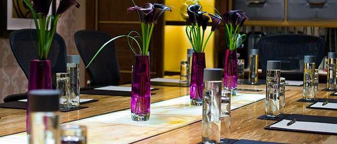 BELGRAVIA & CHELSEA BELGRAVIA & CHELSEA When privacy is crucial, our Belgravia & Chelsea Suites are sophisticated venues for exclusive meetings.