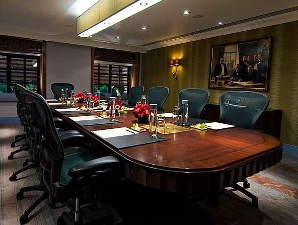 BOARDROOM & PRIVATE DINING ROOM BOARDROOM & PRIVATE DINING ROOM An exclusive area of the ground floor of our 5-star hotel is