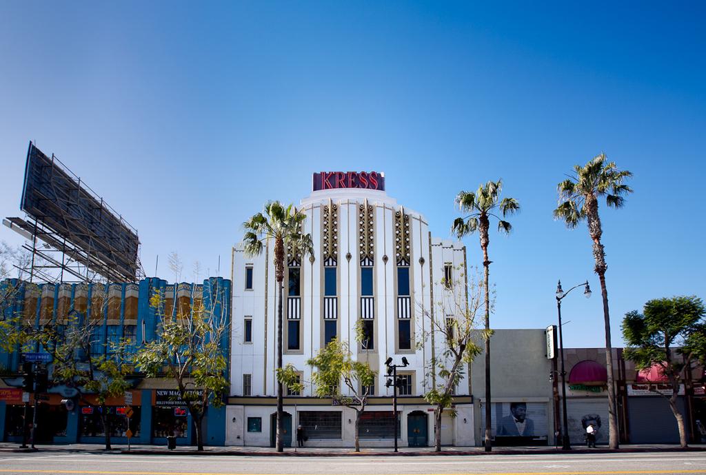 For Sale or Lease Creative complex on the Walk of Fame The Kress Portfolio 6608, 6610 and 6622 ½ Hollywood Blvd Los Angeles, CA 90028 JLL is pleased to offer the Kress Portfolio, an extraordinary