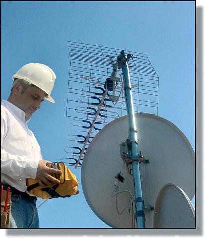 Antenna installation: versatility The EXPLORER has been designed to make compatible different types of measurements that require of very different working configurations.