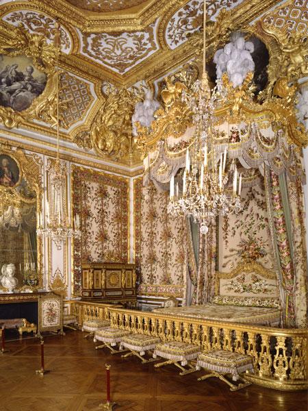 Bedroom in the palace at Versailles Musicians: - Noble courts employed many musicians (essentially servants - size and quality of, big names in musical staff = a status symbol), music director turns