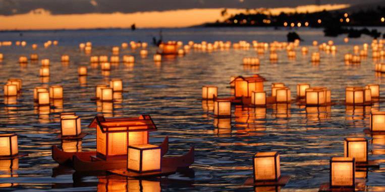 Event Info Wat e r Welcome to the Water Lantern Festival presented by One World. Experience a celebration of happiness, peace, and hope.