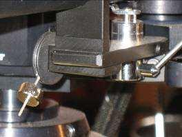7. Adjustment of azimuth To make azimuth adjustments, release the two screws locking the mechanism at the centre top of the main tonearm tube, with Allen key 2mm.