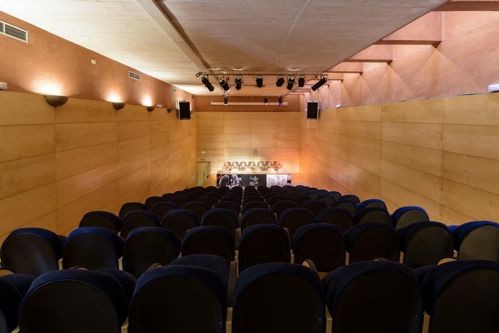 The auditorium of the Fundació Miró Mallorca is located on the main floor of the Moneo building.