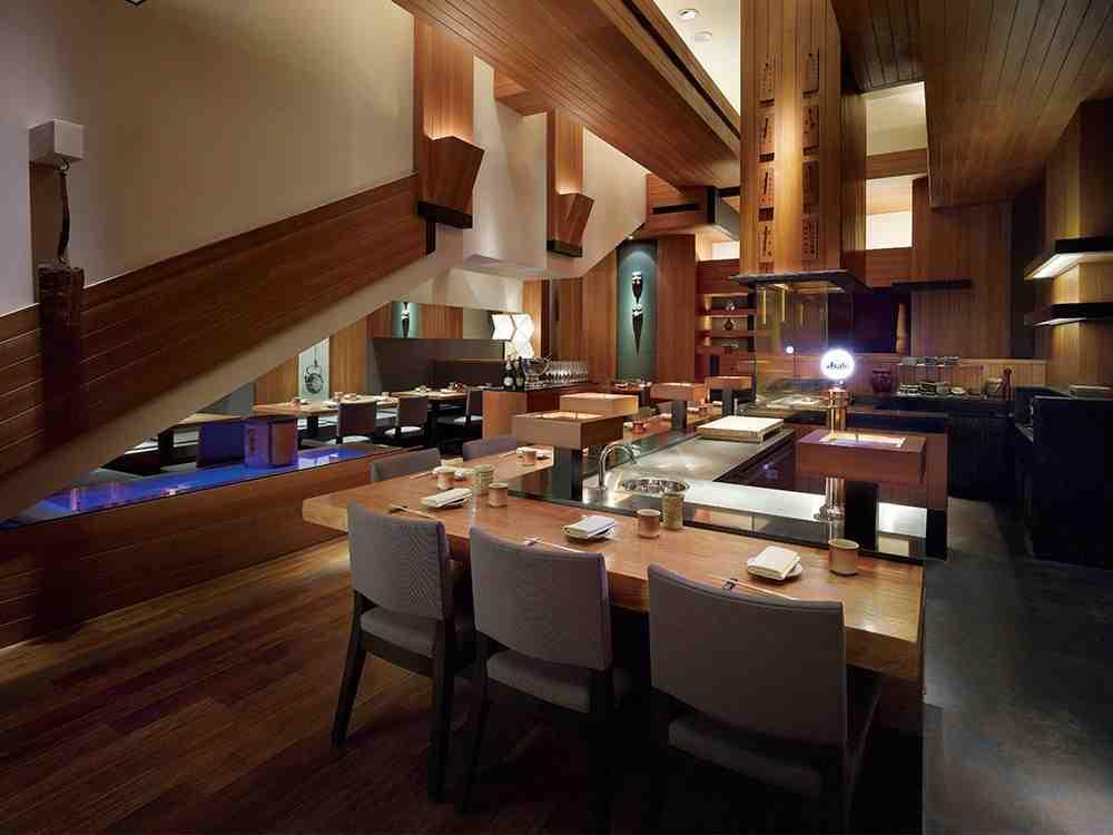 tasty food 4 restaurants and one flower shop Fiori Modern sushi bar with fresh sushi and sashimi Inquiries 82-2-799-8271 Hours 12:00-14:30,
