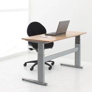 The DM 27 has a sleek but powerful frame with a lifting capacity of 125 kg. The discerning feature of this desk is that it descends to a lower height than any other.