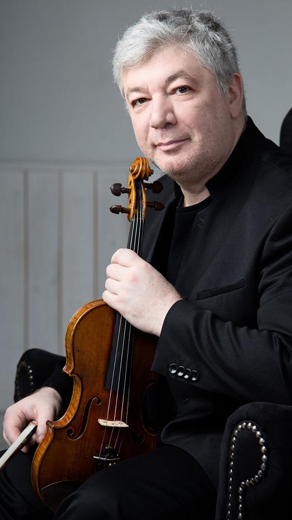 Upon finishing his studies at the St. Petersburg Conservatory (1984-1990) he emerged as a mature musician and virtuoso violinist. During his postgraduate studies with Professor V.