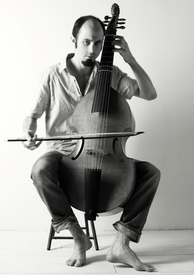 Robert Smith Robert Smith is an English Baroque cellist and viola da gambist.