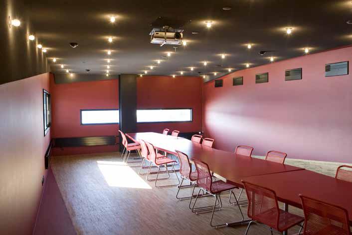 The Henckel Lounge The minimalistic Henckel Lounge, designed by Peter Holst Henckel, is ideal