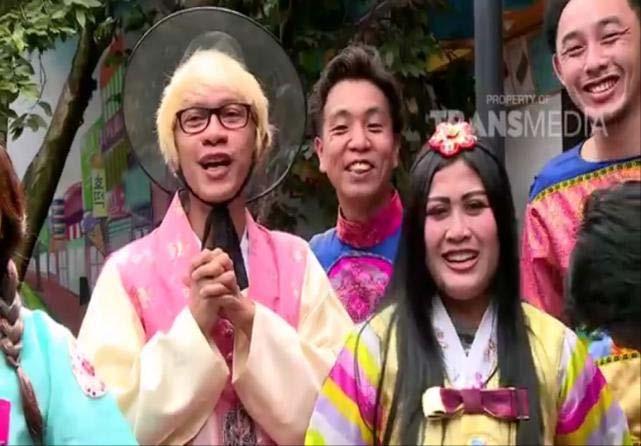 Figure 10: The hosts are wearing hanbok in the opening for a show