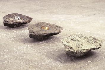 Above: Elevazione, 2001. Bronze, 900 x 550 x 560 cm. Below: Tre pietre, 2006. Bronze, steel, and stone, 3 elements, 7.5 x 20 x 14 in. each.