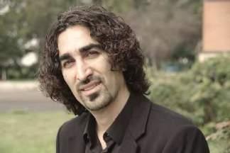 Biography Fariborz Kamkari ( ) Fariborz Kamkari is a Kurdish Iranian film maker based in Italy.